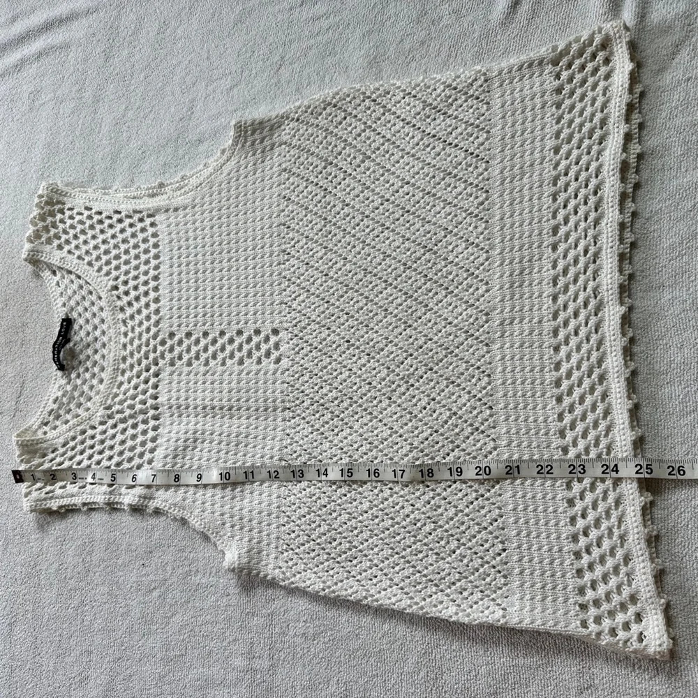 White Open Stitch Crochet Tank Medium - image 6